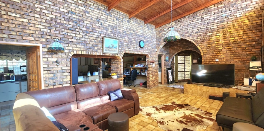 Commercial Property for Sale in Hartbeespoort Rural North West